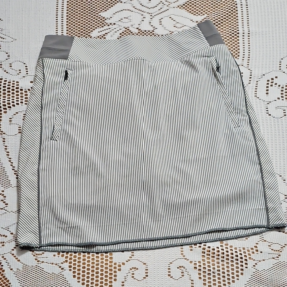 Athleta Gray Striped Mini Tennis or Golf Skirt